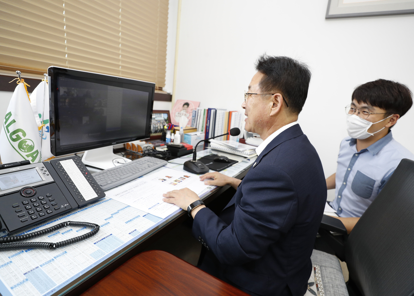 충북 괴산군은 이차영 괴산군수가 아시아를 대표해 세계유기농연합회(Global Alliance of Organic Districts, GAOD)의 공동의장으로 추대됐다고 26일 밝혔다.