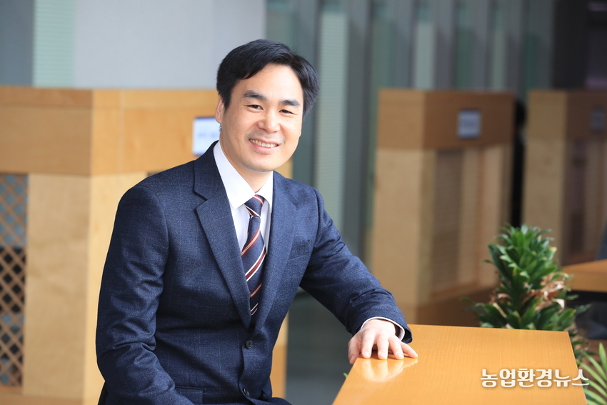 친환경농업과 홍금용 주무관