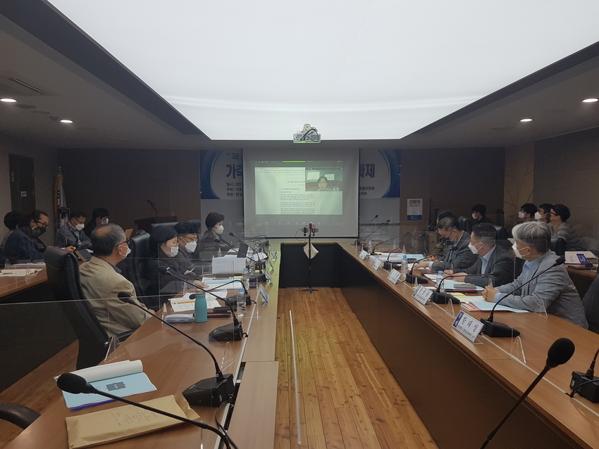 환경농업단체연합회와 한구농어촌사회연구소, 동물권행동카라는 지난 19일 산림비전센터에서 가축전염병 대응 개선방안과 과제 토론회를 개최했다. 