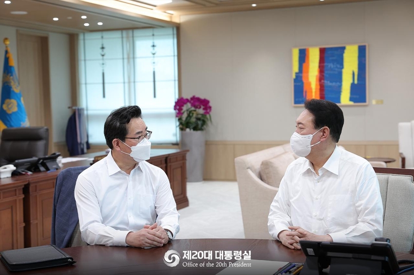 윤석열 대통령은 지난 10일 용산 대통령실에서 농림축산식품부 업무보고를 받았다 < 사진 제공 : 대통령실>