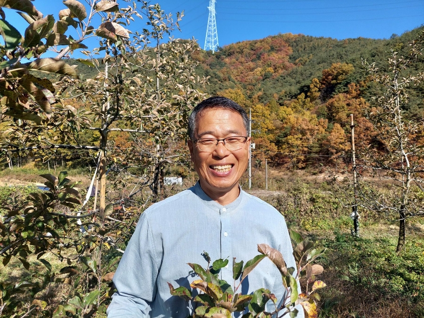  개인부문 대상을 받은 창녕군 이철호씨