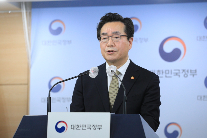 정황근 농림축산식품부장관은 3.23(목) 오후, 국회 본회의에서 「양곡관리법 일부개정법률안」에 대한 수정안 가결 통과와 관련, 수용하기 어렵다는 입장을 표명했다. 