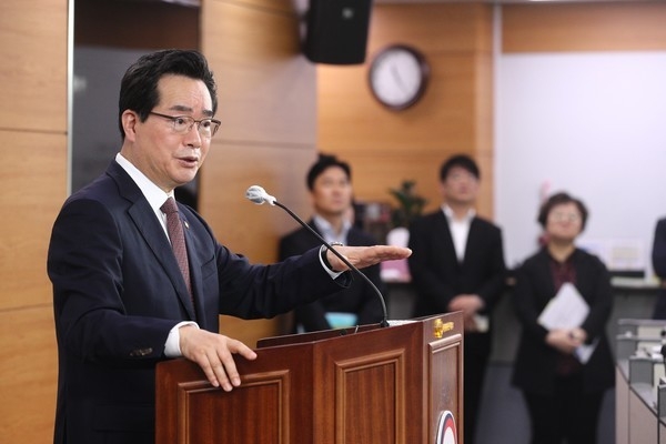 정황근 농림축산식품부 장관은 8일 기자간담회를 통해 지난 1년 동안의 성과와 향후 계획을 밝혔다