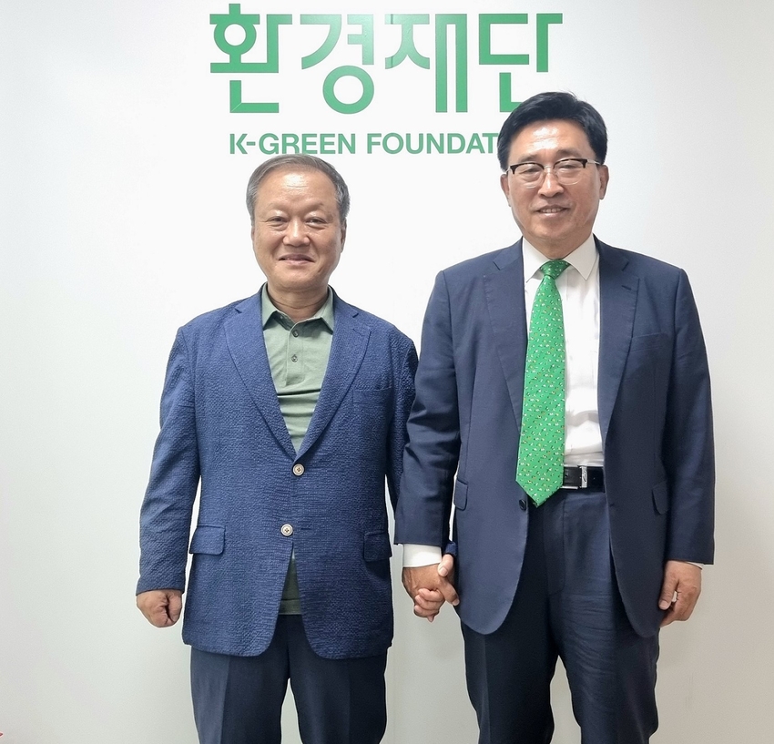 <좌> 최열 이사장과 < 우> 김춘진 사장