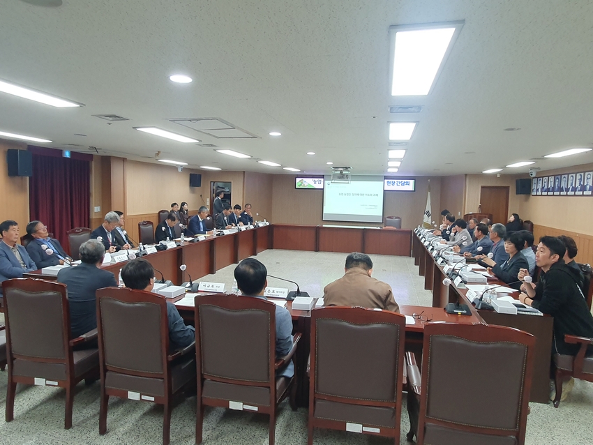 이날 발제자로 나선 장민기 전환랩생생협동조합 이사장은 ‘농업·농업인 정의와 문제점’을 주제로 “농산업의 외연 확대 및 급격한 대내외 여건 변화를 감안해 정책·제도 정비와 현장의 변화를 위한 농업·농업인 개념의 중장기적 개선이 필요하다”고 주장했다.