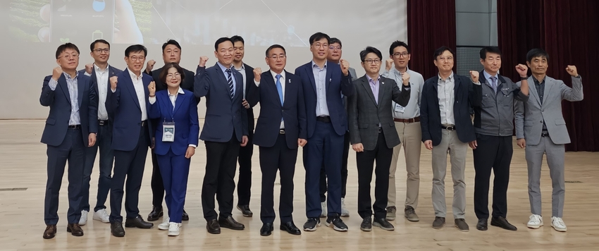 박람회장에서는 또 밭농업기계 발전을 위한 통합시스템 구축방안 마련 정책토론회도 열렸다