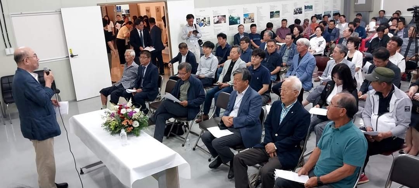 최양부 박사가 기념행사에서 축사를 하고 있는 모습. 이날 행사엔 황민영 전 농특위 위원장을 비롯한 농민, 소비자 등 150명이 참석했다