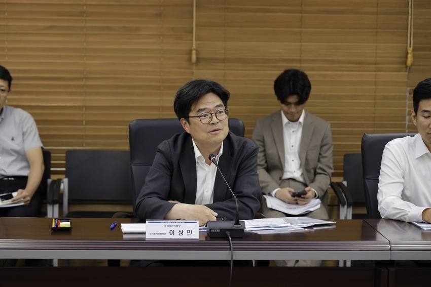 이상만 농식품혁신정책관이 발언하는 모습