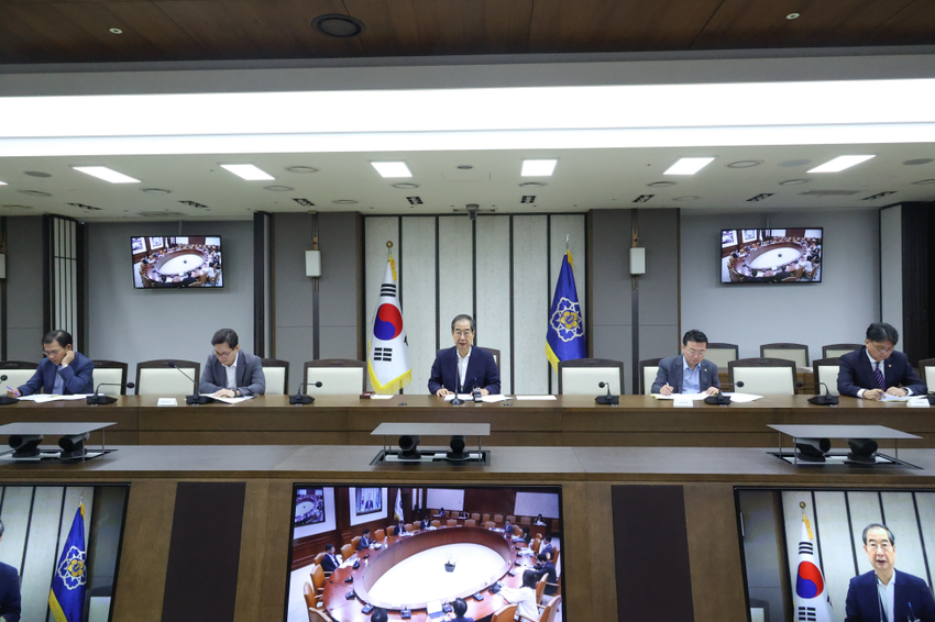 한덕수 국무총리가 18일 세종 다솜로 정부세종청사에서 열린 국정현안관계장관회의를 주재, 모두발언을 하고 있다.