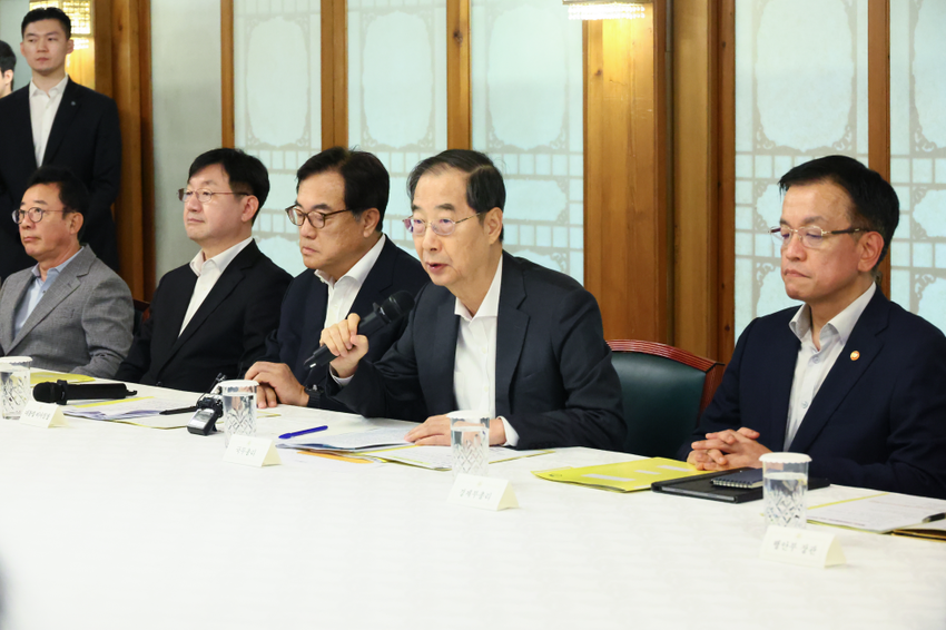 당정은 지난 25일 서울 종로구 삼청동 총리 공관에서 ‘제20차 고위당정협의회’를 개최하고 「쌀값 안정 방안」과 「한우 수급 안정 방안」 및 관련 대책을 조속히 추진하기로 했다.