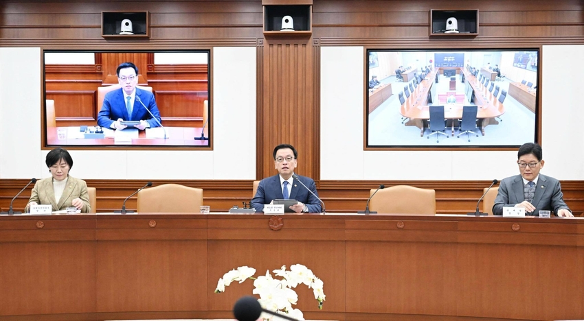 송미령 농림축산식품부 장관은 2월 12일(수) 오전 최상목 대통령 권한대행 부총리 겸 기획재정부 장관님과 관계부처 장·차관님들과 함께 '국정현안관계장관회의 겸 경제관계장관회의 겸 산업경쟁력강화 관계장관회의'에 참석했다. 