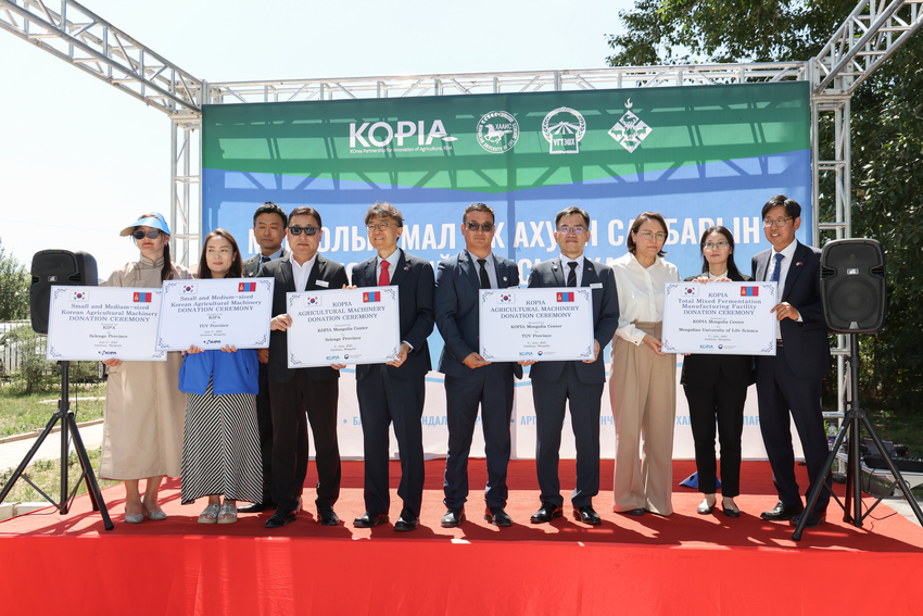  1일 농촌진흥청은 몽골 다르항 지역 식물농업과학원에서 'KOPIA 몽골 축산 선진화 비전 출범식'을 개최하고, 한국형 축산 기술의 현지 확산 및 동물약품 수출 기반을 공식 출범시켰다.<사진=농촌진흥청>