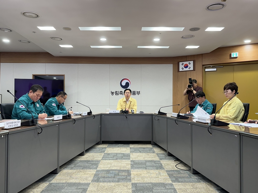 강형석 농식품부 차관 주재하에 여름철 폭염에 대응하기 위한 점검회의를 개최했다